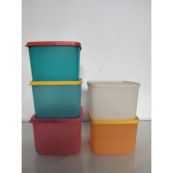 Tupperware second Large square