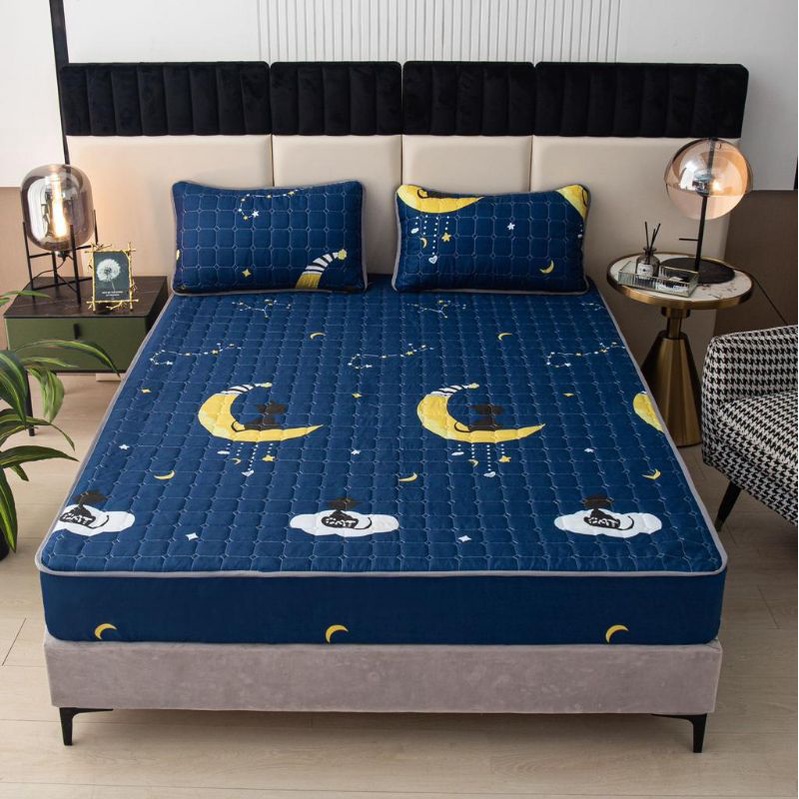 SPREI WATERPROOF 180X200CM PLUS 2 SARUNG BANTAL