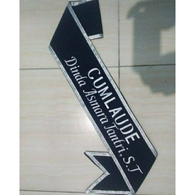 Slempang nama font 2 baris / selempang wisuda / slempang gelar