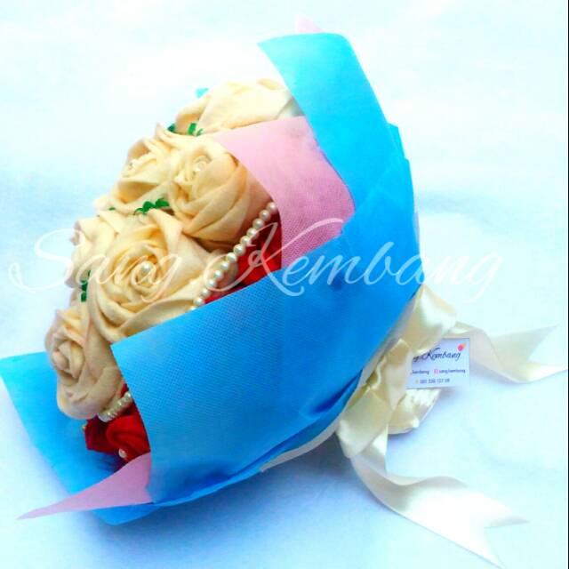 

Buket Pengantin Rose1(Bu Tin) by Sang.Kembang