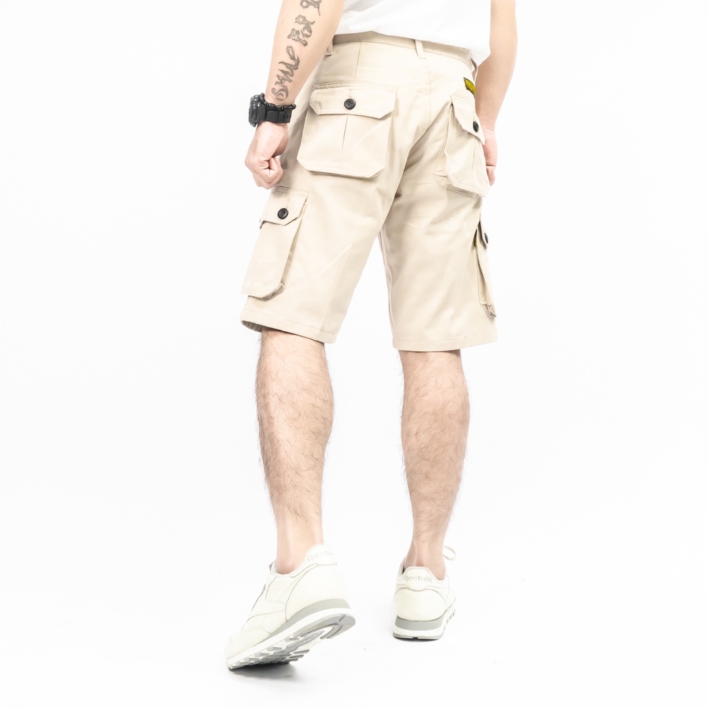 Gizmo Celana Cargo Pendek Cream Short Pants