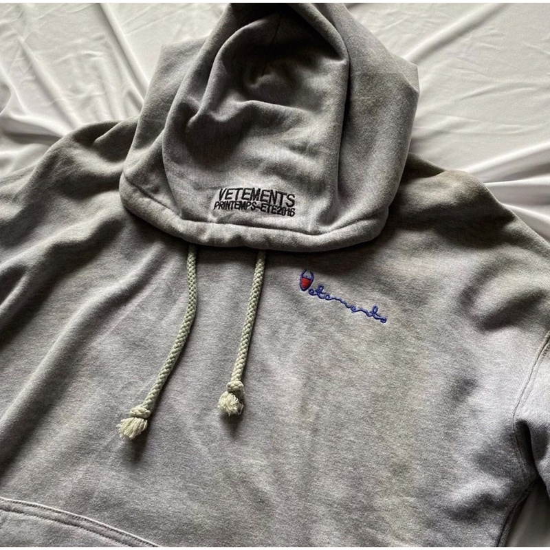 VETEMENTS x CHAMPION REVERSIBLE HOODIE OVERSIZE