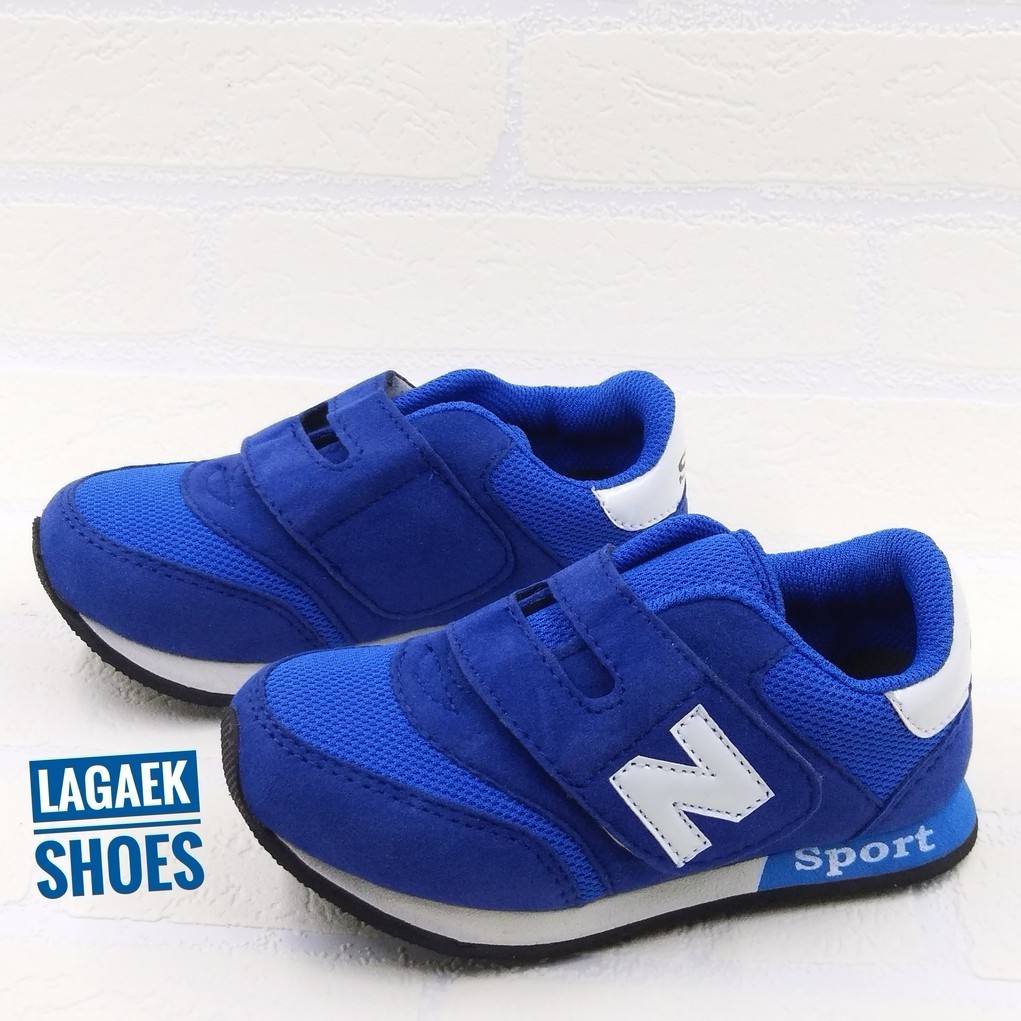  Sepatu  anak  usia  2 3 4 5 6 7  tahun  SPORT keren velcro biru 