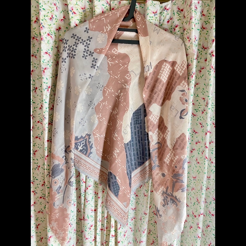 PRELOVED WEARING KLAMBY WK ORIGINAL ISWARA SCARF NARAYA