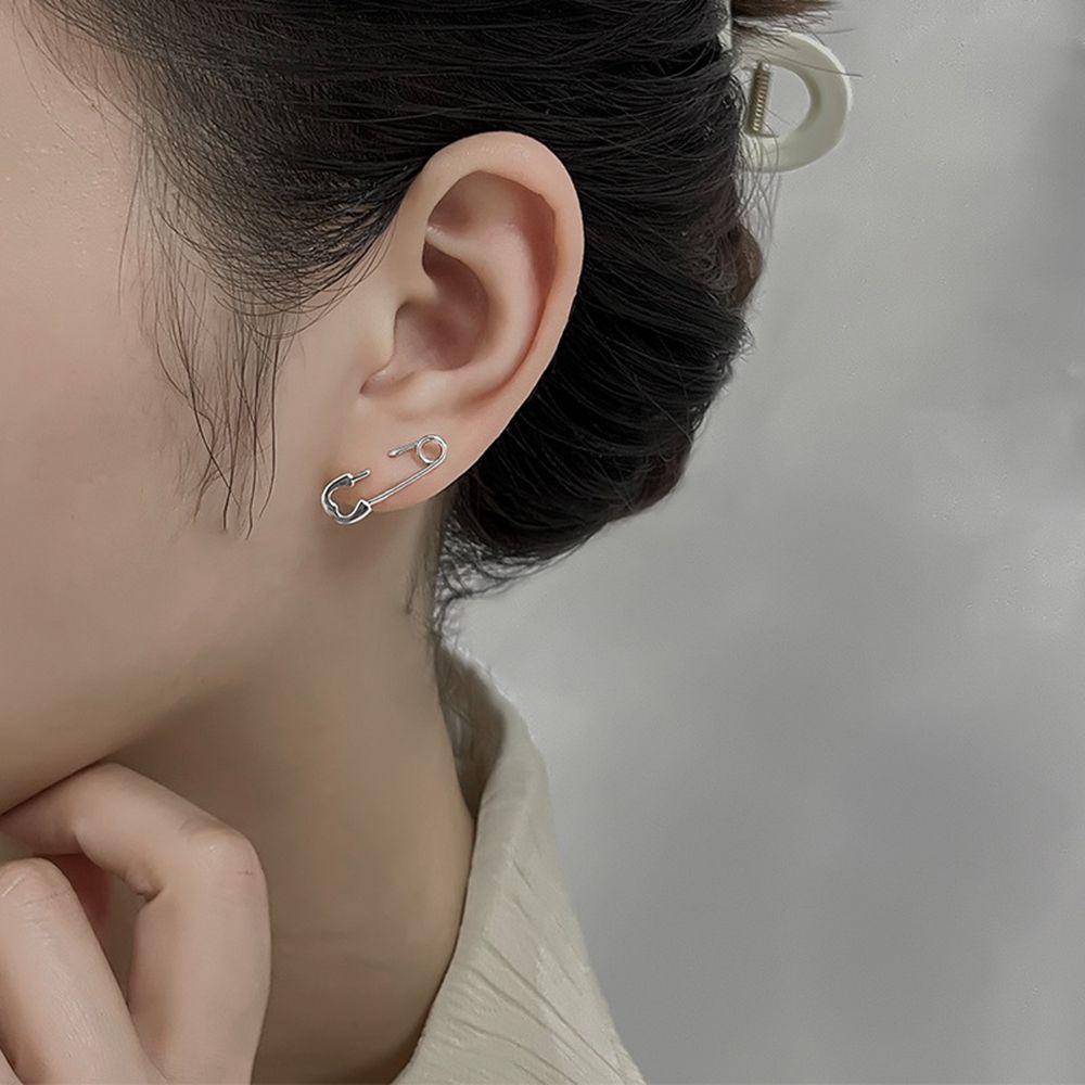 Anting Pin Gaya Gothic Korea Untuk Wanita