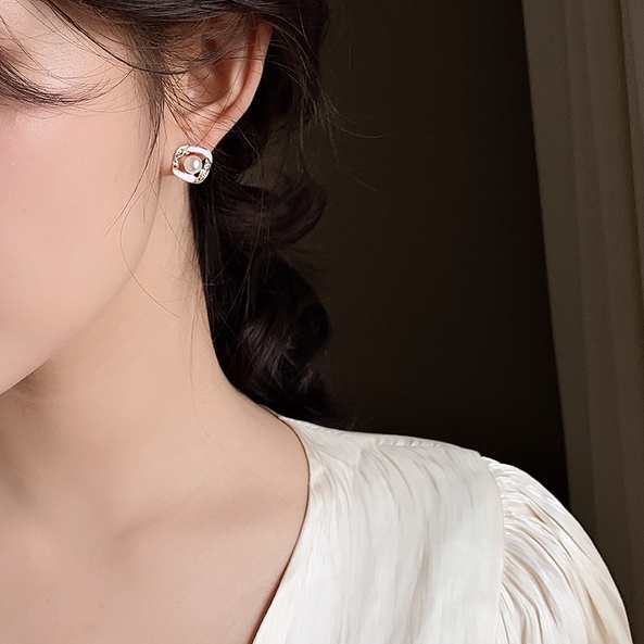 Anting Mutiara Bahan 925 Silver Gaya Retro Korea Untuk Wanita