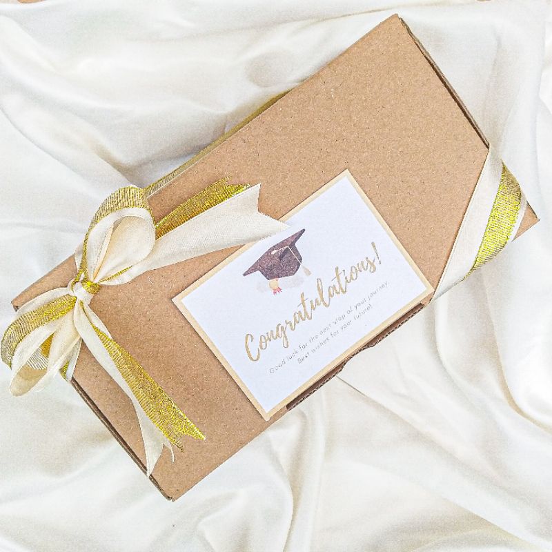 

Hampers Wisuda / Graduation Krispy Brownies Chocolate / Matcha