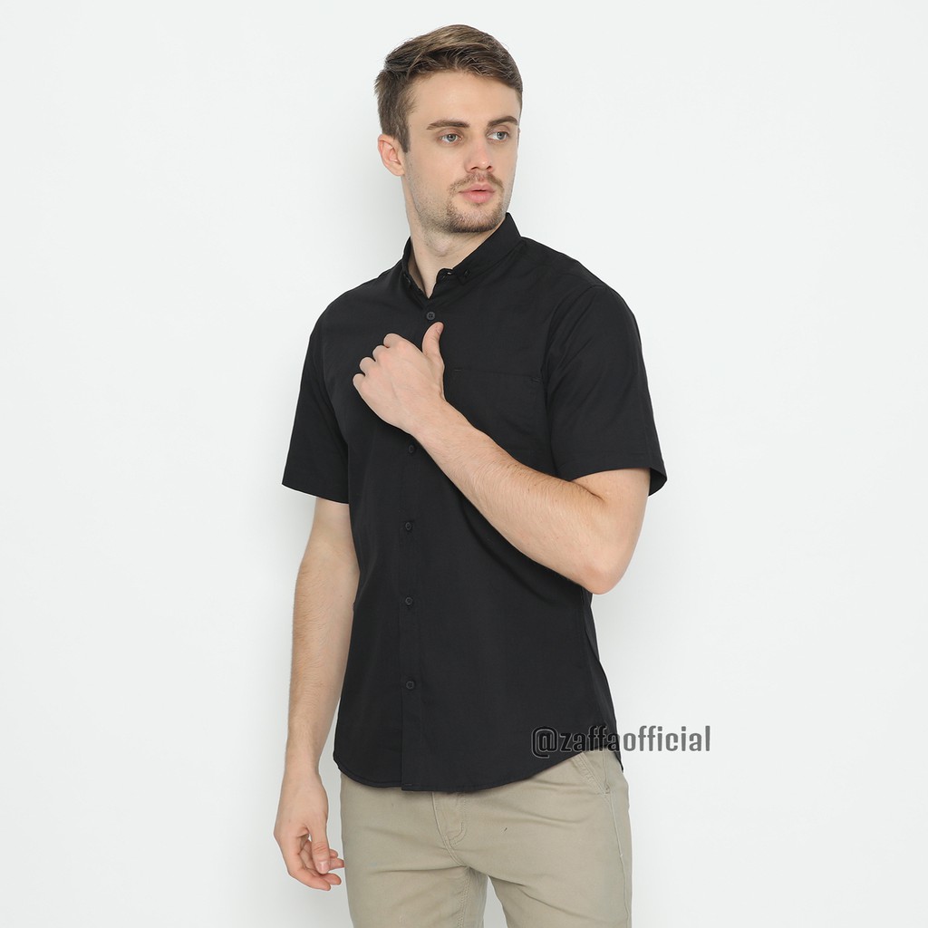 Zaffa Kemeja Polos Pria Lengan Pendek Formal Kerja Kuliah Hitam Basic Shirt Slimfit Z-3011