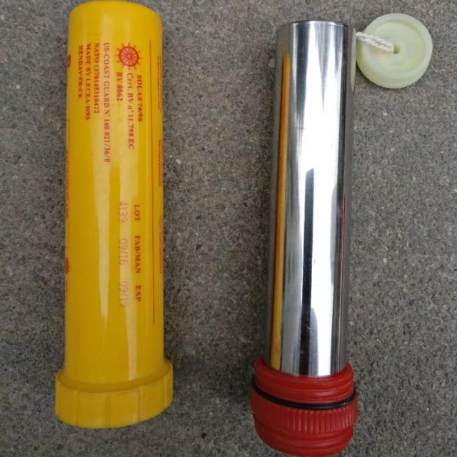 Original RED HAND FLARE DNS - Harga per pack isi 4 batang