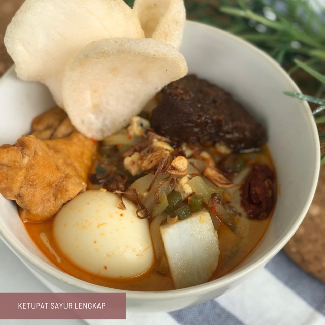 

Ketupat Sayur Lengkap