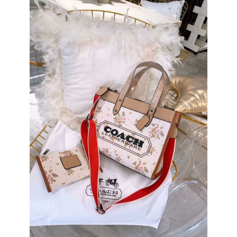 

COACH FIELD FLORAL