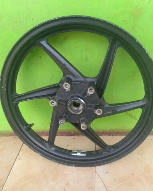 velg depan Honda Cbr old 150r