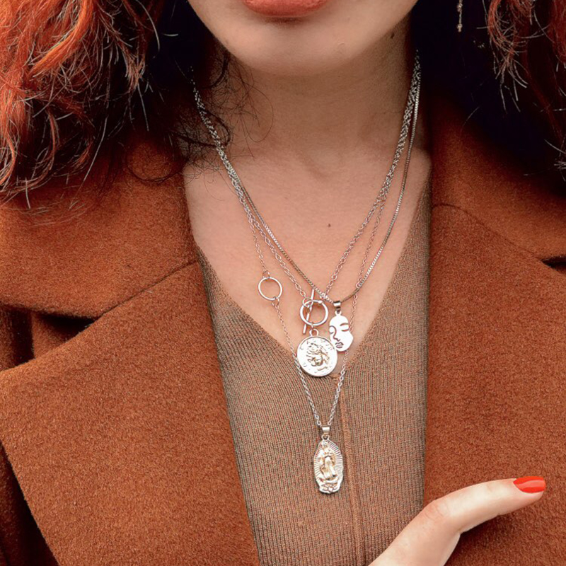 Kalung Rantai Multilayer Dengan Liontin Yesus Timbul Gaya Retro Untuk Wanita