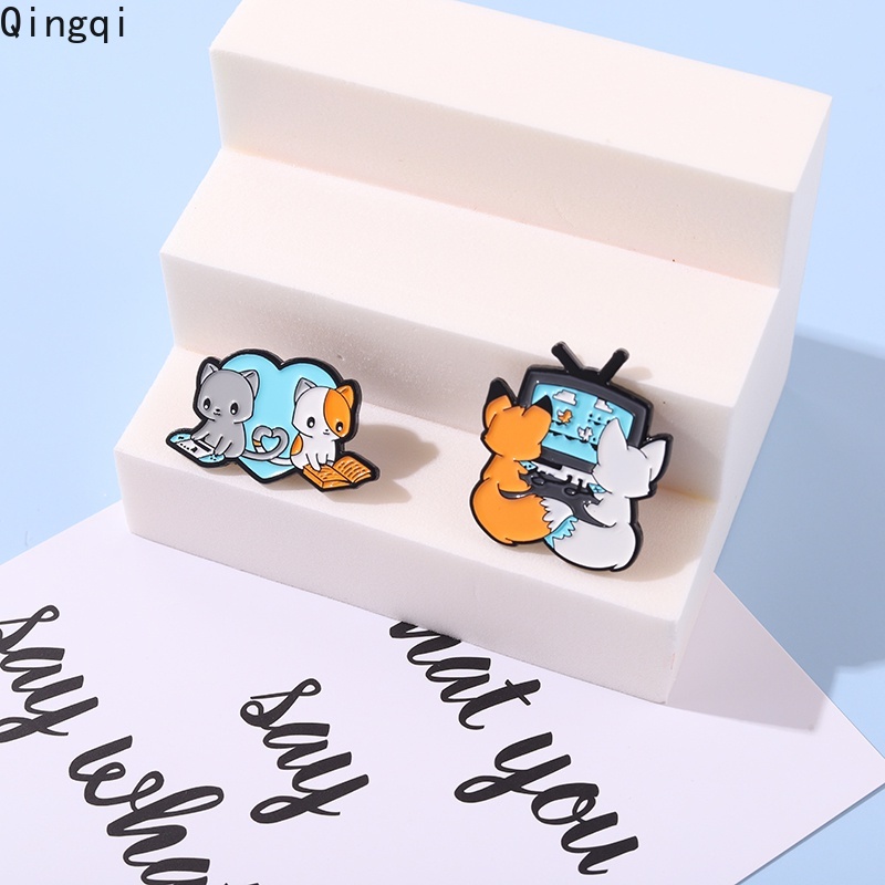 Bros Pin Enamel Bentuk Kartun Hewan Rubah Kucing Untuk Aksesoris Pakaian