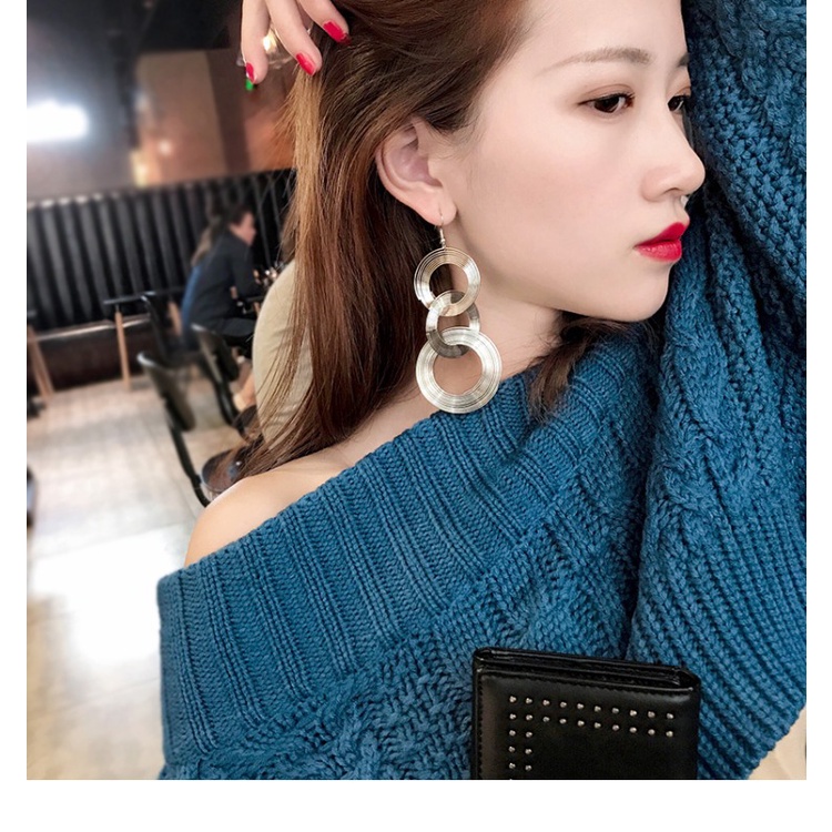 Anting Bentuk Lingkaran Multilayer Bahan Metal Gaya Korea Untuk Wanita