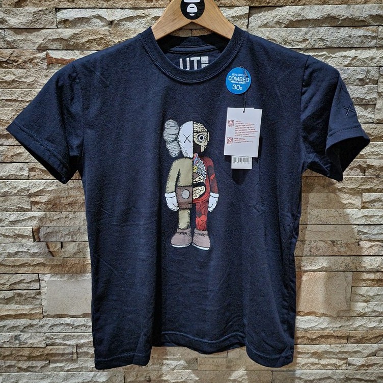 Kaos T-shirt Pakaian anak anak Anatomy kaws Pocket / unisex / uniqlo