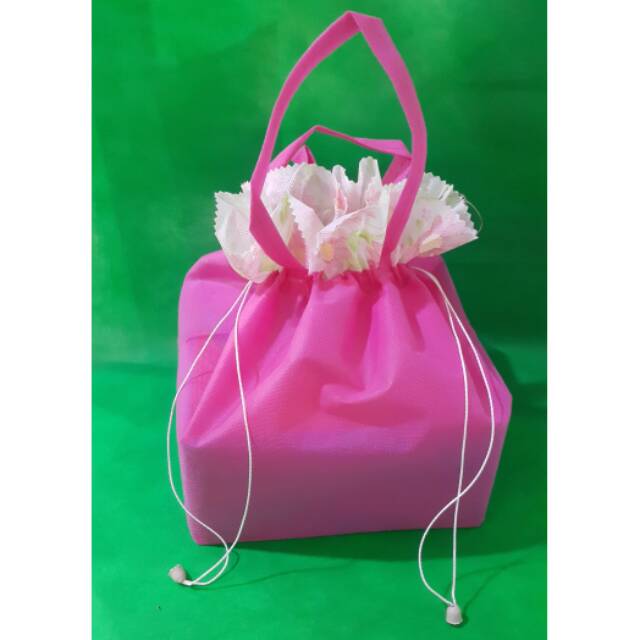 

Tas spunbond | Tas tempat kotak roti | Souvenir tas spunbond (MINIM 5lusin=60pcs)