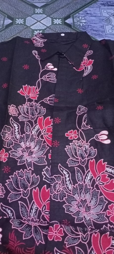 Baju Batik Couple Keluarga Motif Sakura Merah