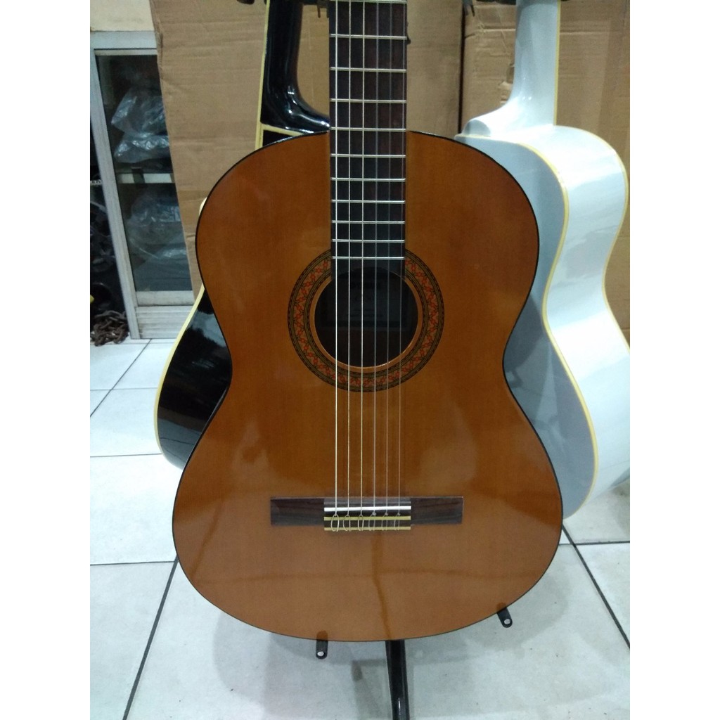 Gitar Classic Merk Yamaha Tipe C315 Senar Nylon Warna Coklat Trusrod Jakarta Murah