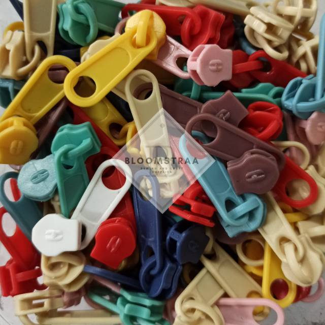 Ecer Kepala resleting plastik puller plastic kepala seleting plastik coil 05