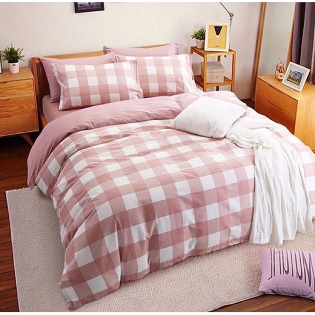 Sprei katun lokal motif kotak-kotak pink