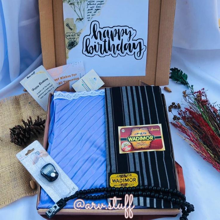 

Grosir Terpopuler HAMPERS COUPLE / hadiah nikahan ultah kado wedding anniversary giftbox mukena sarung koko