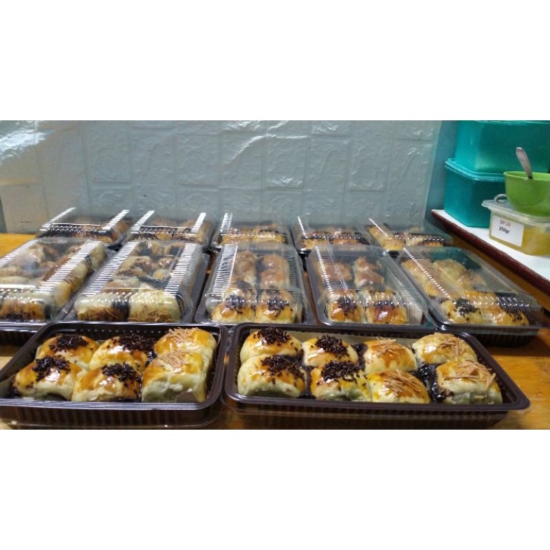 

Bolen pisang coklat keju Madanish