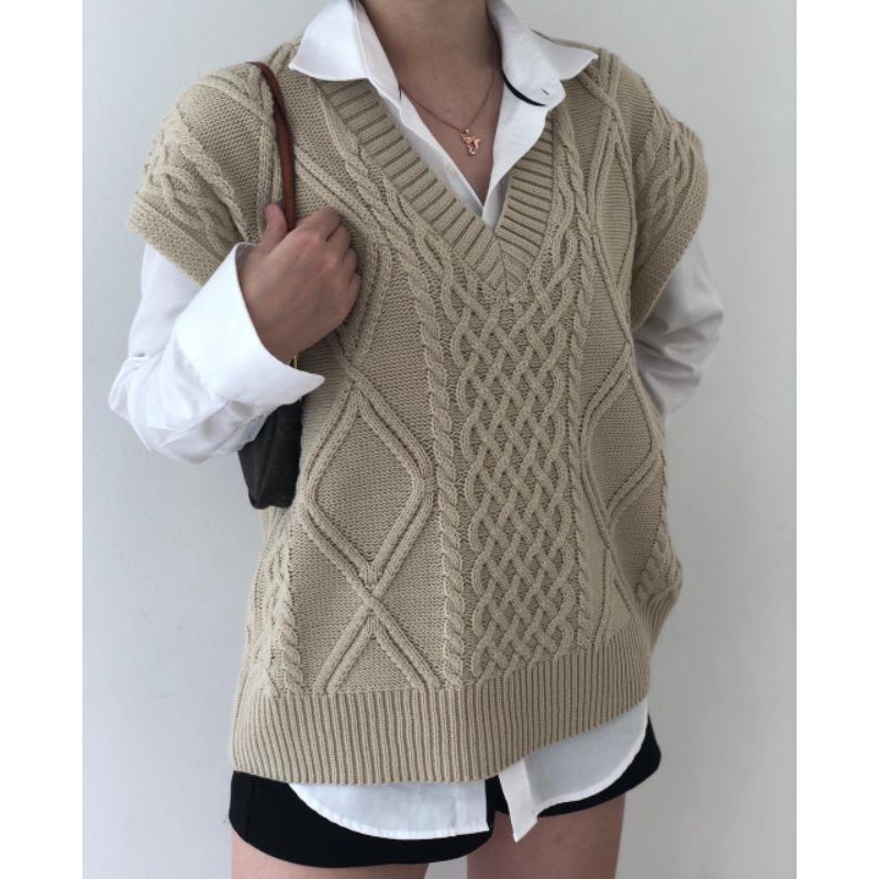 Knitme Aiko Ladies cable knit vest - Rompi rajut