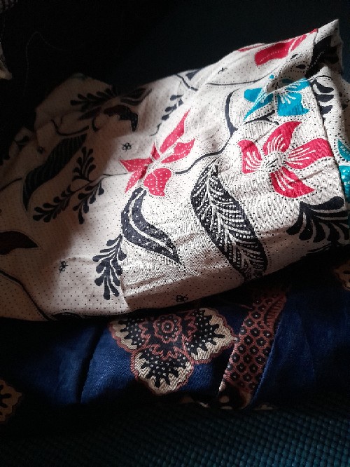 Emhabatik | Terlaris Serut Genes Jelita Tunic Navbor Yelbor Whitbor Creambor Tunik Batik Modern