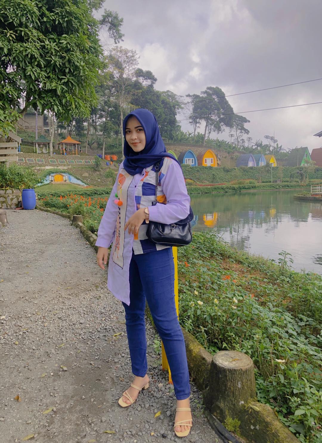 Batik Wanita Pom Pom