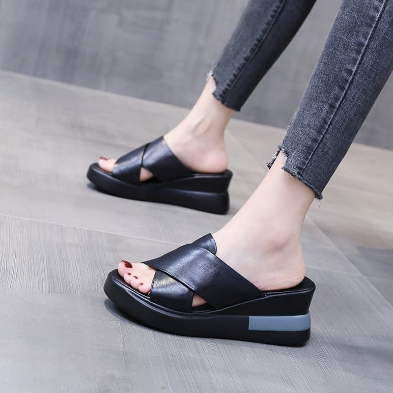 (BAYAR DI TEMPAT)-SANDAL WEDGES WANITA TALI SILANG TRENDY-Hitam