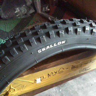 Ban Luar Sepeda Swallow Deli Tire 20 x 2.125 Motif Track Hitam