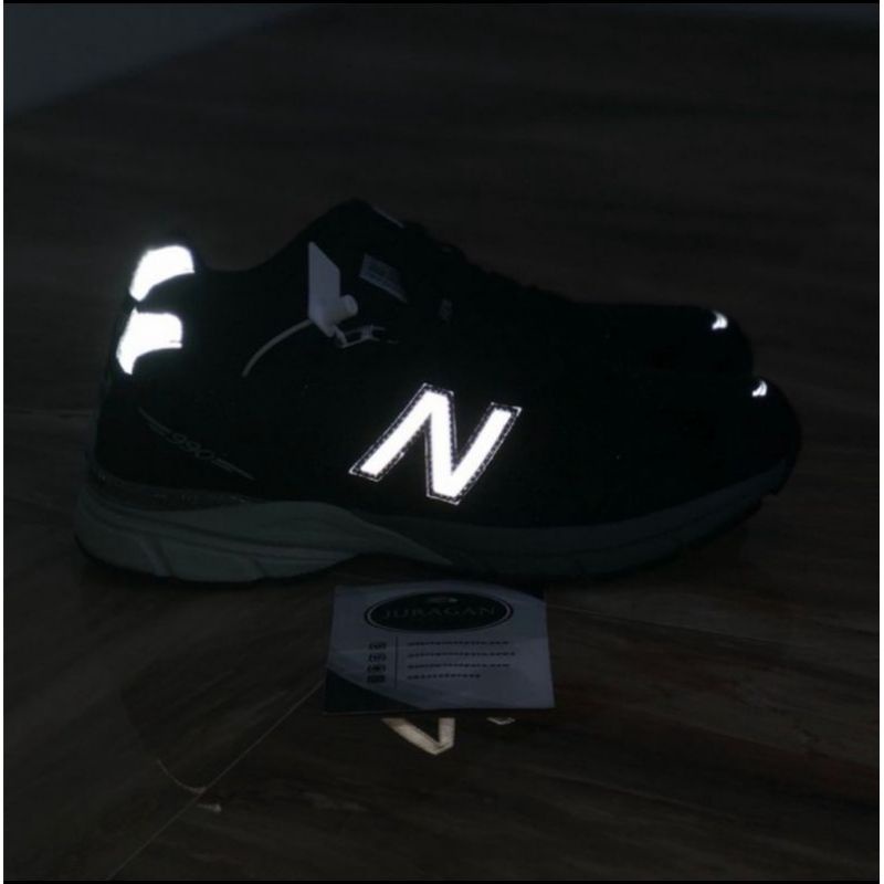 New Balance 990v4 x Kith &quot;Black Silver&quot;