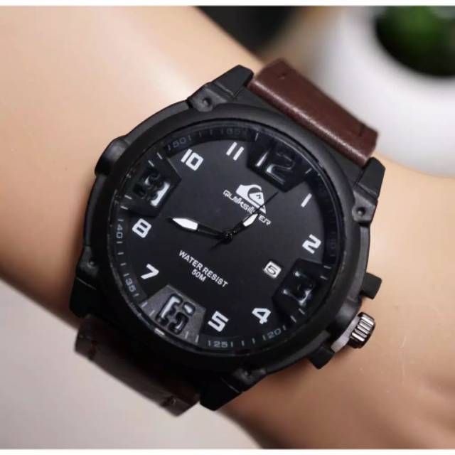 Jam Tangan Pria Sporty Analog Quicksilver Tanggal Aktif Strap Kulit