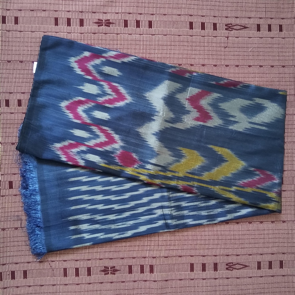 Kain Tenun Sengkang / Tenun Ikat Sutra Bugis Biru - Perak