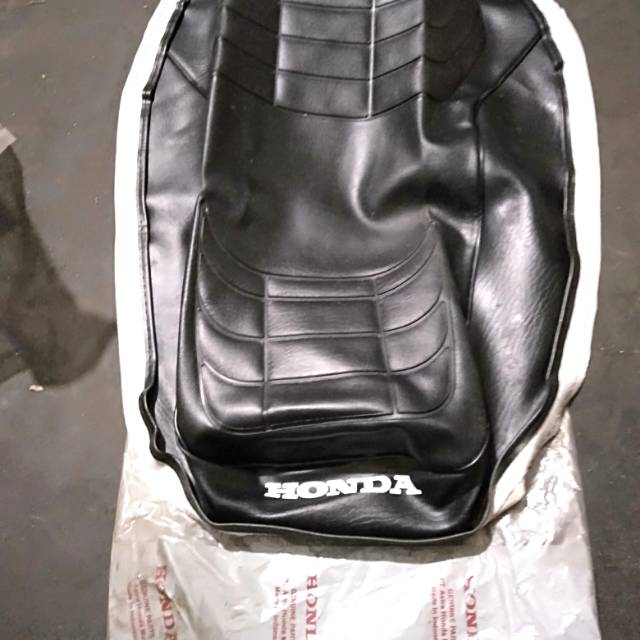 Tutup cover kulit sadel jok Honda prima ORI