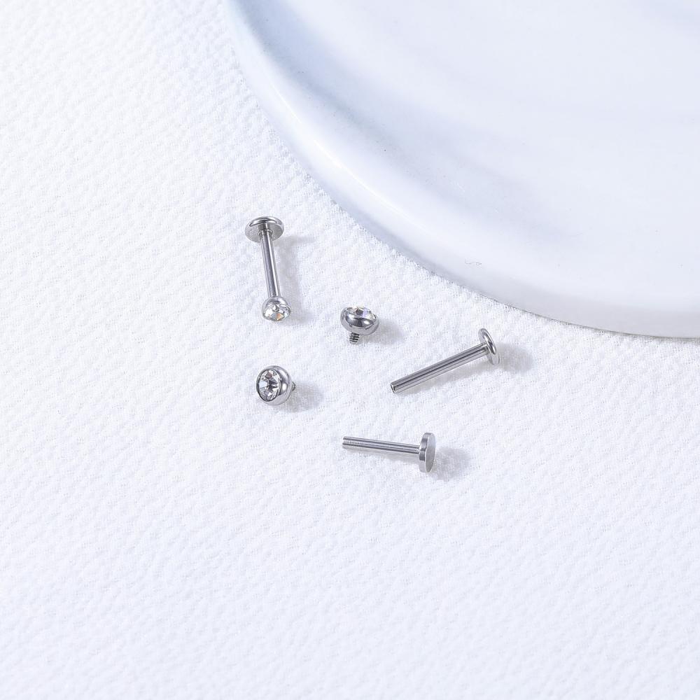 1pc Anting Stud Tindik Bibir Tulang Rawan Bahan Stainless Steel Ukuran 2 / 3 / 4mm