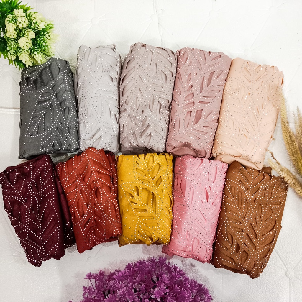 JILBAB SEGI EMPAT MOTIF PAYET UKIR / KERUDUNG WANITA Ukuran Kurang Lebih 110 x 110 Cm