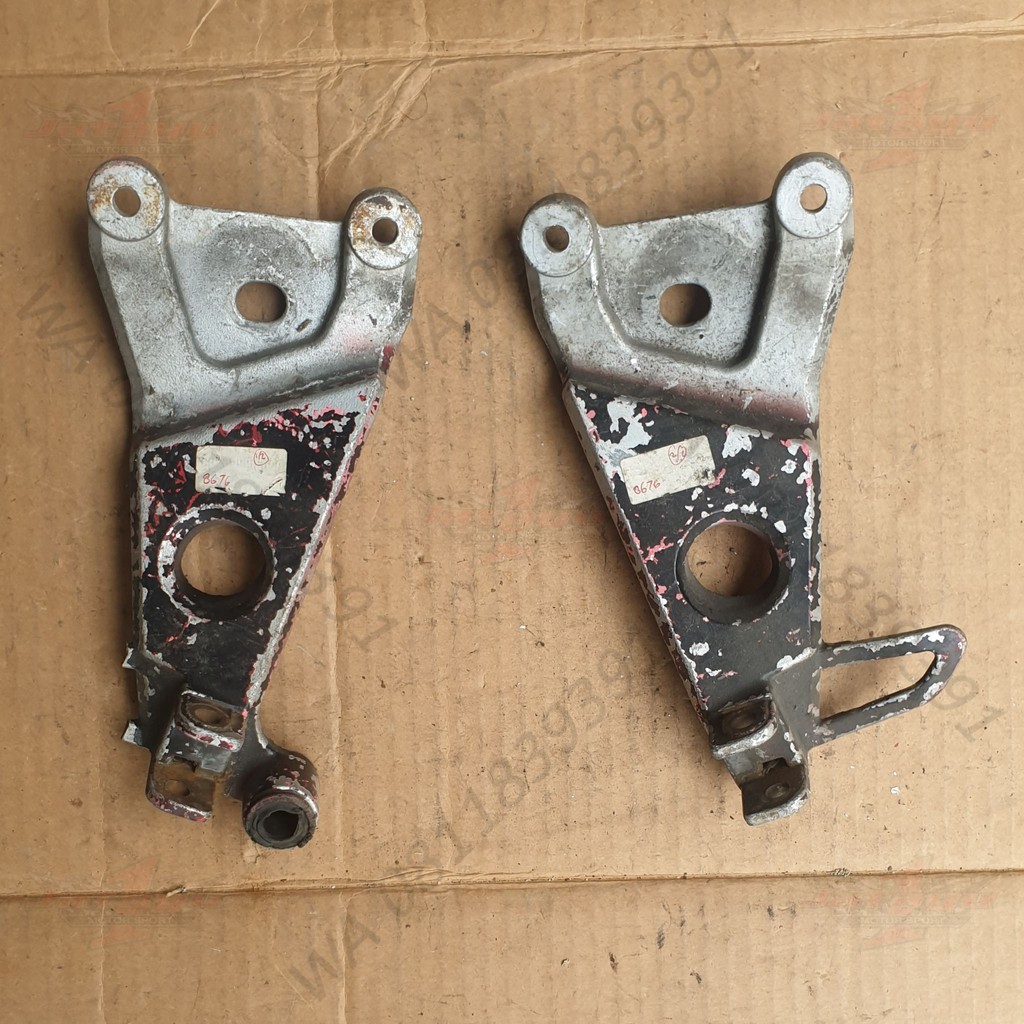 rear foot step footstep belakang Honda NSR 125 hornet 111205 Z2