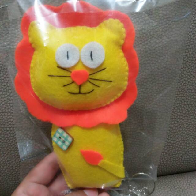 Lion flanel ( aplikasi )gantungan kunci