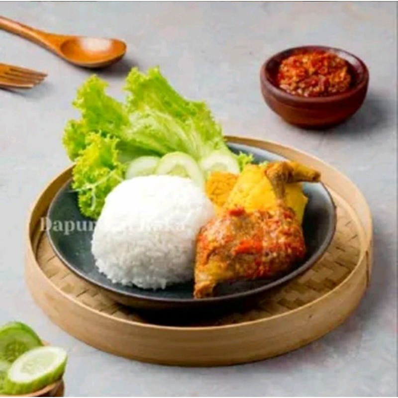 

Ayam ungkep kuning
