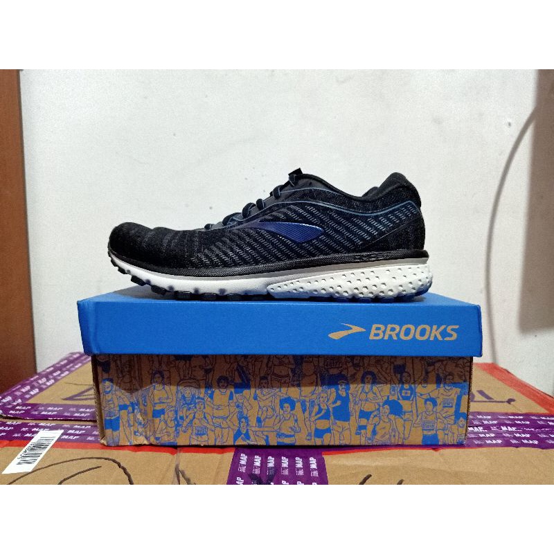 SEPATU LARI PRIA BROOKS GHOST 12 BLACK/GREY 10316D058 ORIGINAL