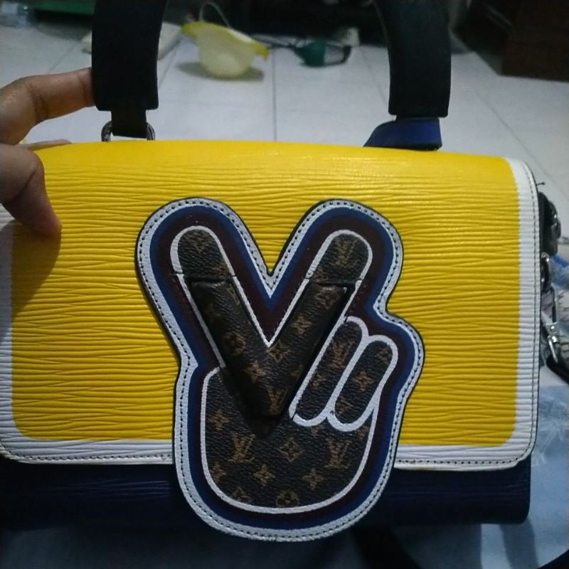 Tas Selempang Wanita LV twist Preloved