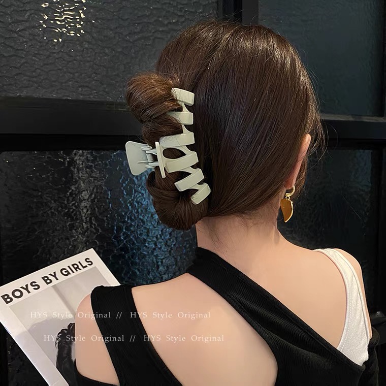 (Hello Girl)F50 INS Korean Spiral Acrylic Hair Claw Clip girl Women Fashion Hairpin