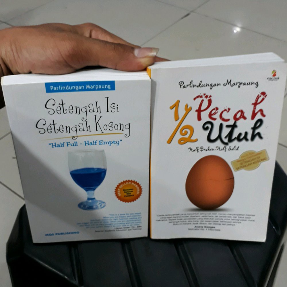 

PROMO PAKET 2 BUKU SETENGAH ISI SETENGAH KOSONG SETENGAH PECAH SETENGAH UTUH PERLINDUNGAN MARPAUNG