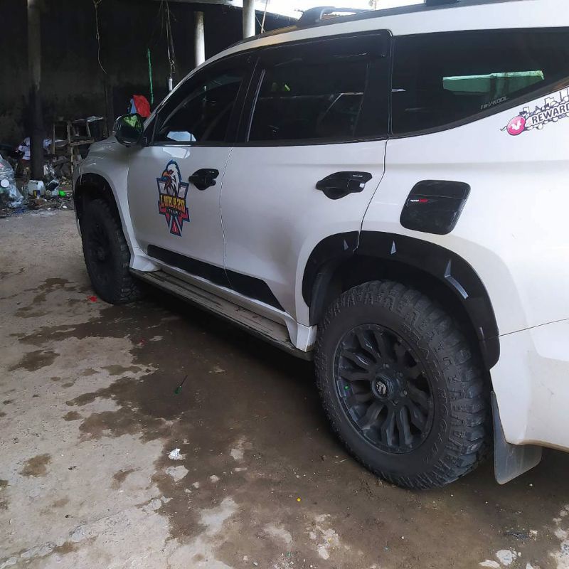 over fender pajero 2017 sampe 2021