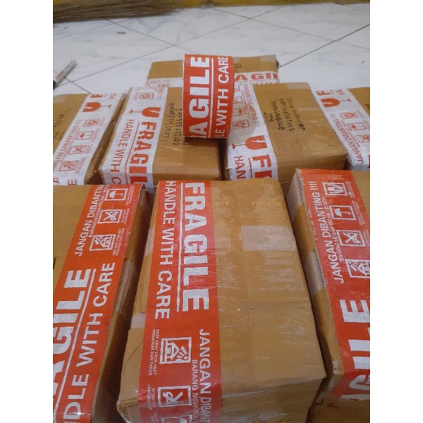 

tambahan packing fragile agar paket aman tidak di banting