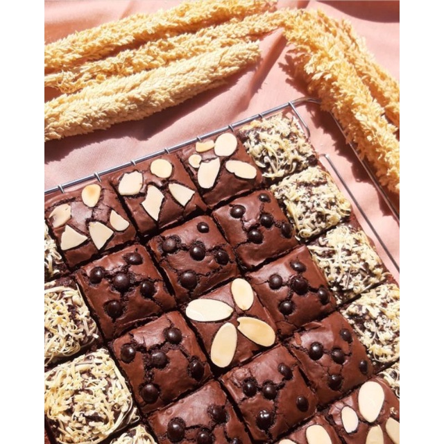 

Fudgy Brownies Sekat 20x20cm