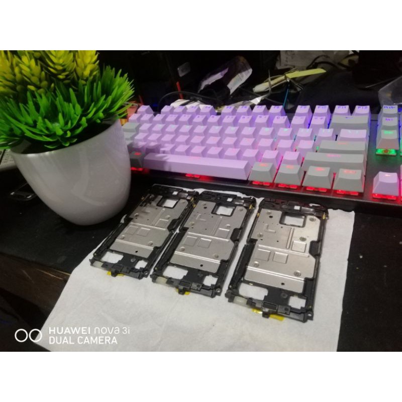 Nokia N8 Nokia N8-00 tatakan tempat lcd mesin ori original ada serial plus earpice  dan port cas