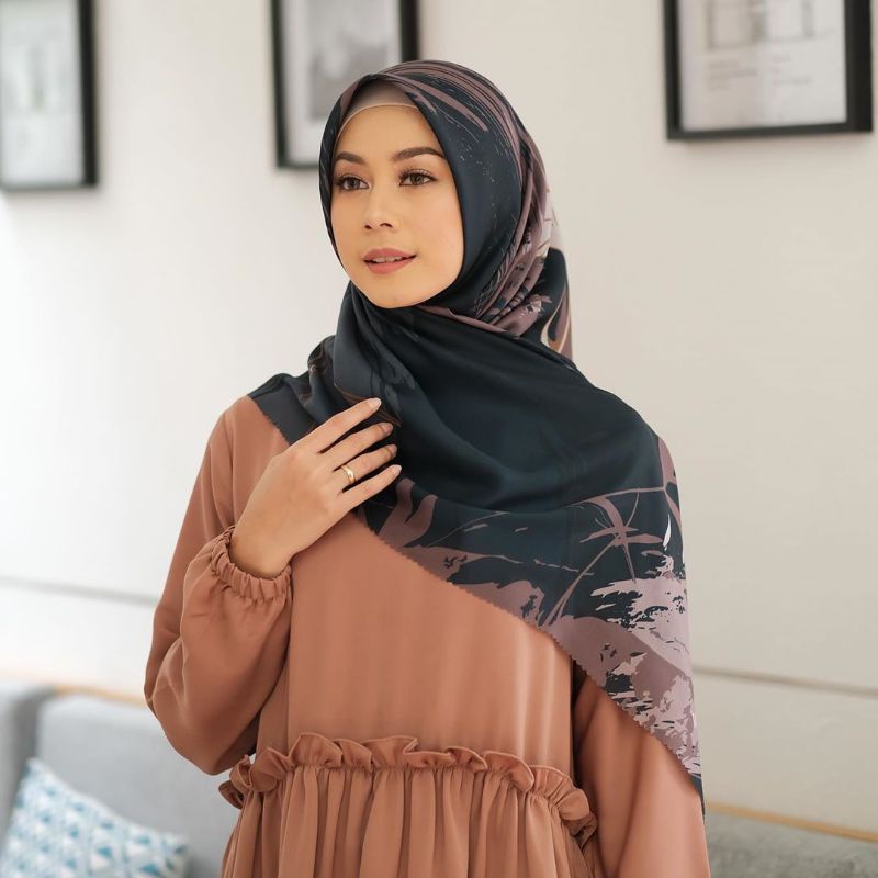 Hijab Segi Empat Motif  Lasercut MS Hijab /kerudung motif terbaru Jilbab Voal motif terlaris Jilbab deeka-Ms 05